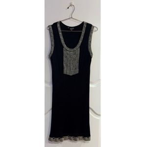 Black straight cut dress with metal details, S size or 38 (Brazilian size).
